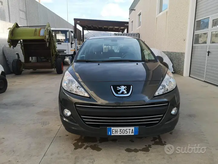 Peugeot 207 2011 photo 2
