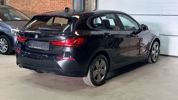BMW 1 Series 2022 photo 2