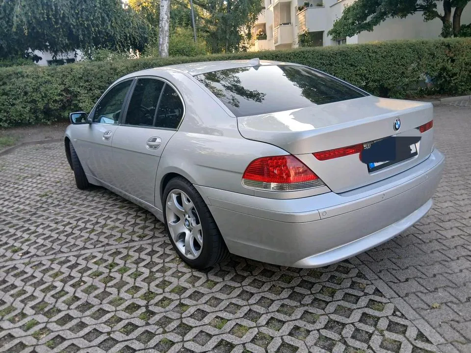 BMW 735I