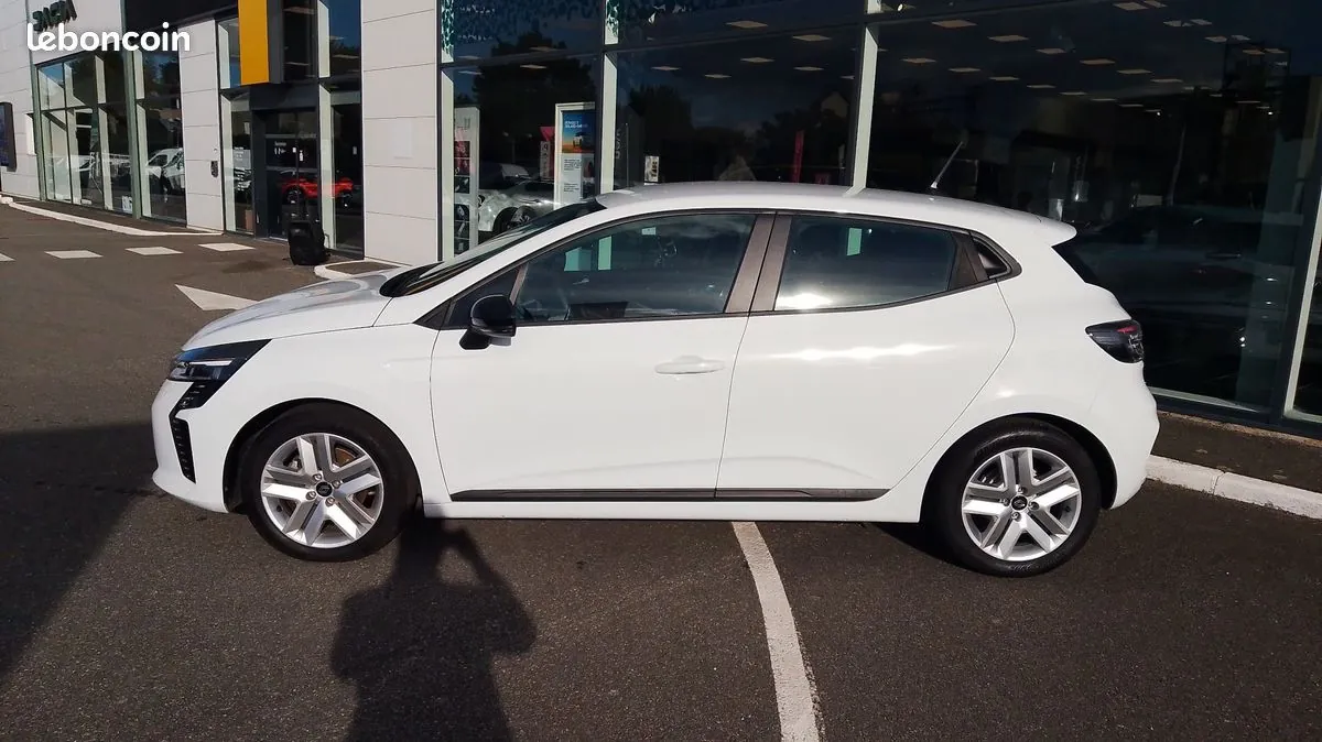 Renault Clio 2025 photo 2