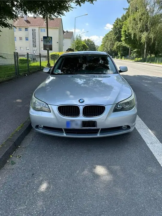 BMW 520I