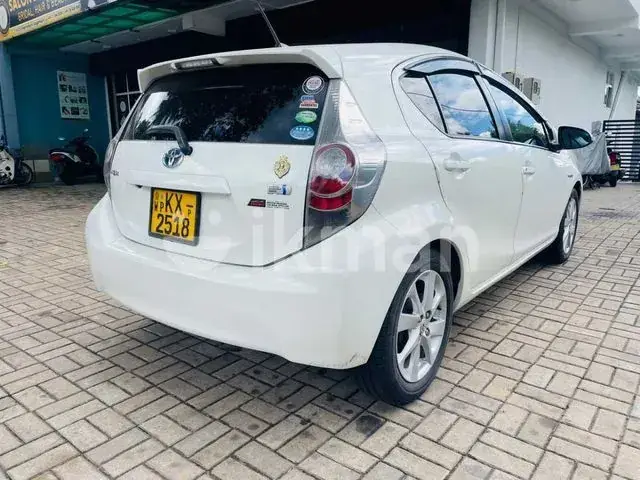 Toyota Aqua 2012 photo 3