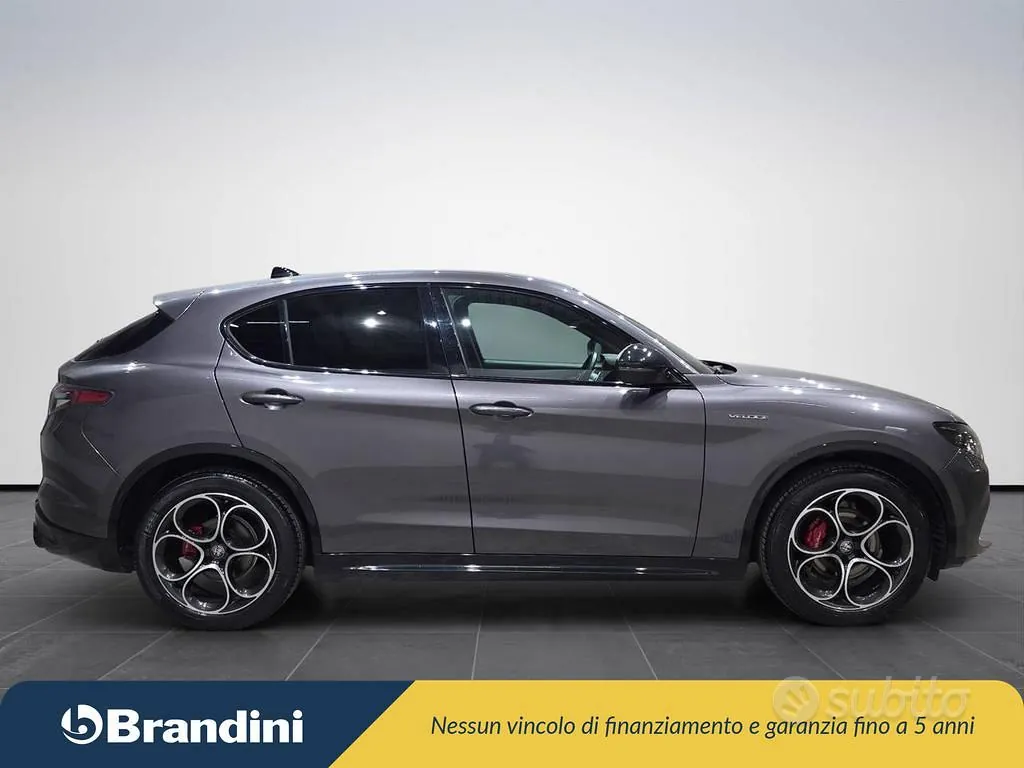 Alfa Romeo Stelvio 2025 photo 5