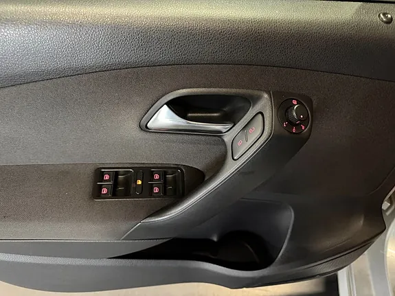 Volkswagen Polo 2010 photo 5