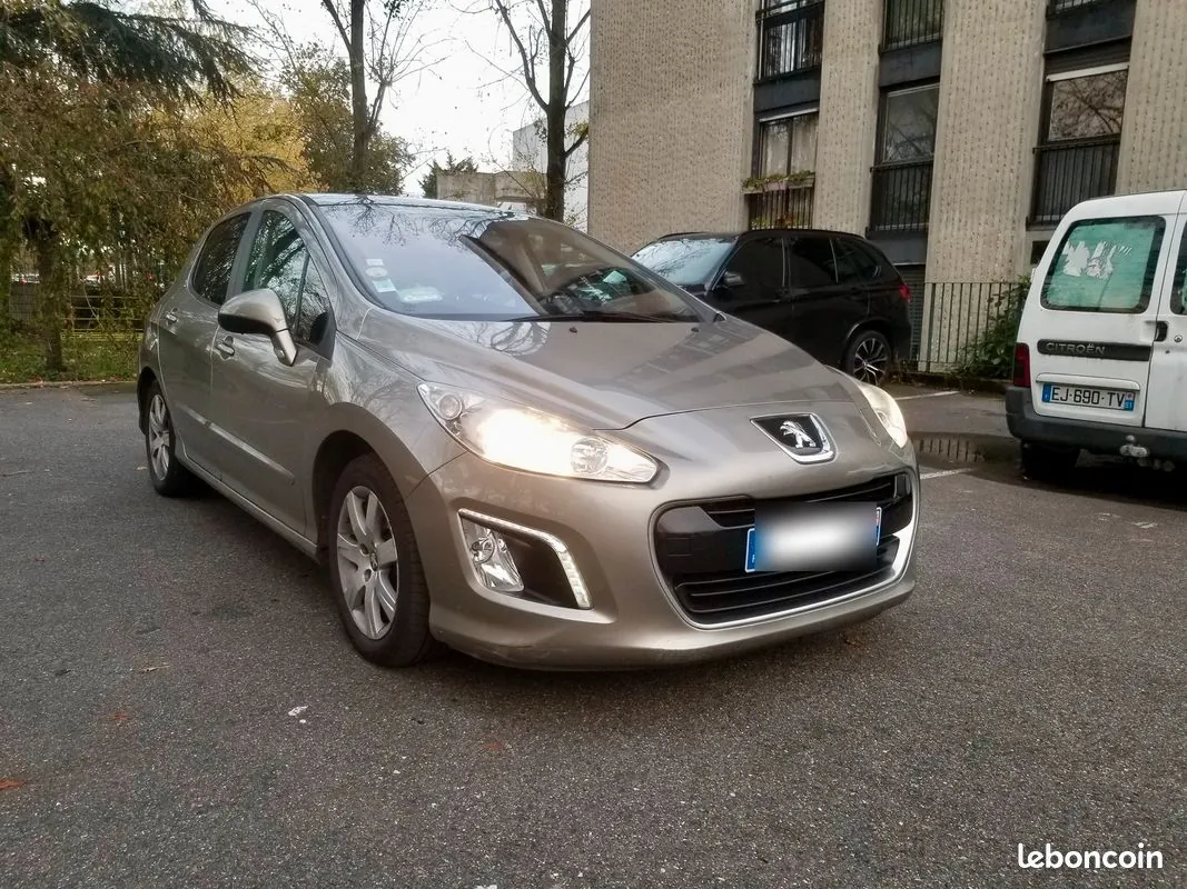Peugeot 308 2011 photo 3