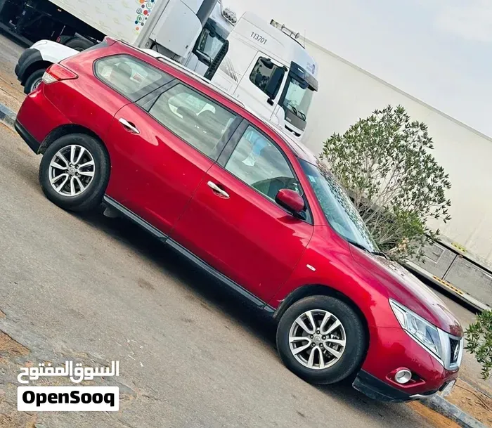 Nissan Pathfinder 2015 photo 2