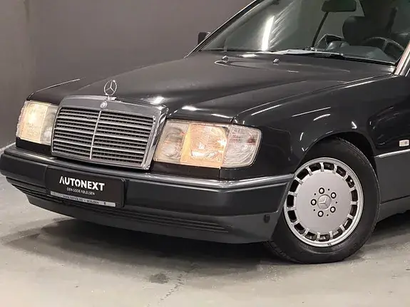 Mercedes-Benz 230 Ce 1990 photo 3