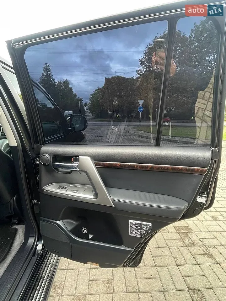 Toyota Land Cruiser 2012 photo 4