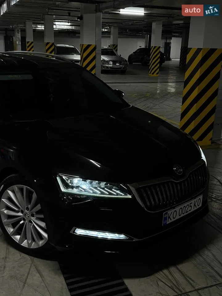 Skoda Superb 2019 photo 4