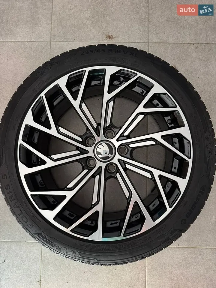 Skoda Superb 2019 photo 2