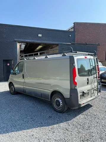 Opel Vivaro 2010 photo 3