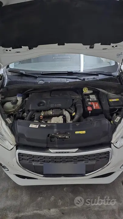 Peugeot 208 2013 photo 5