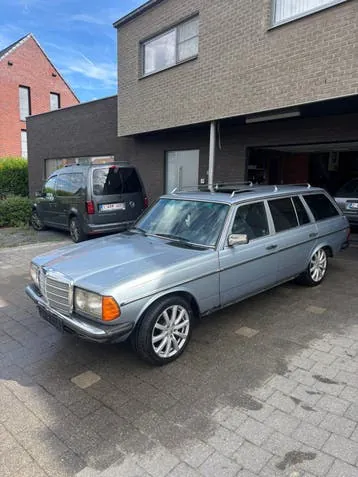 Mercedes-Benz W123