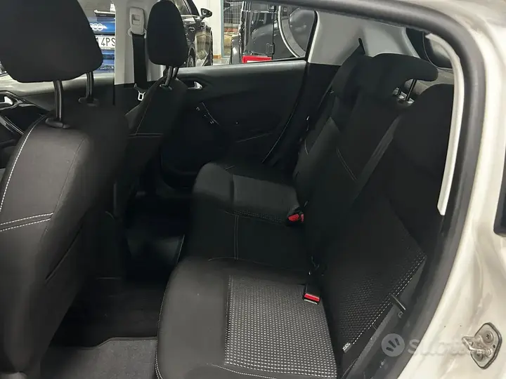 Peugeot 208 2018 photo 5