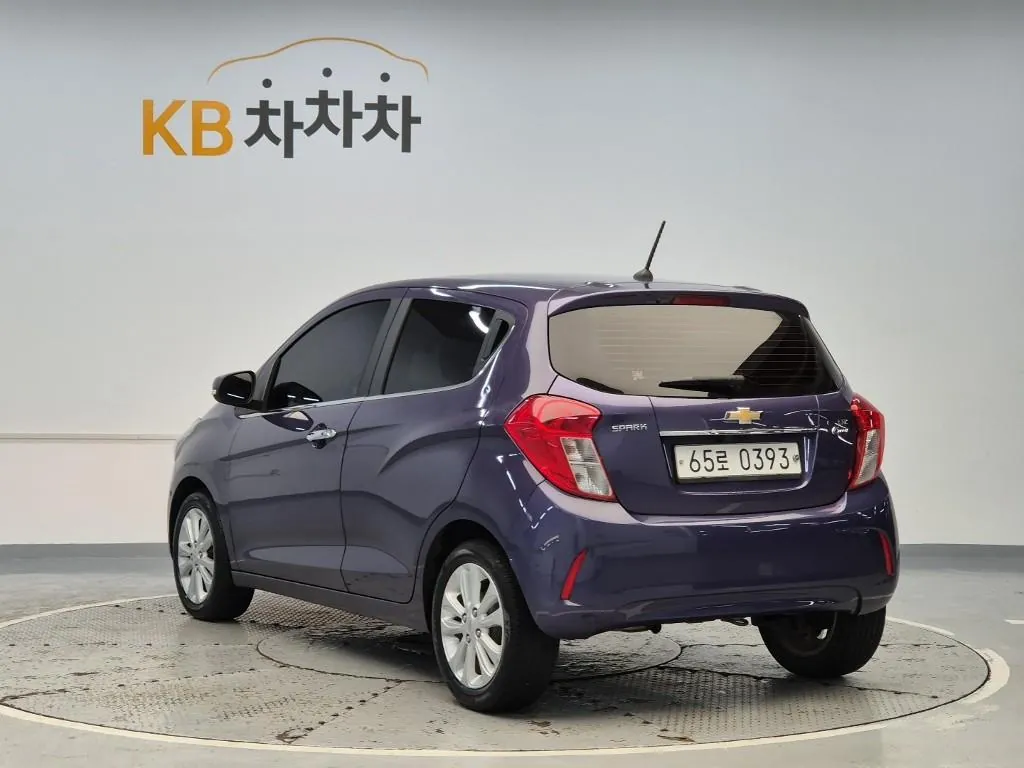 Chevrolet Spark 2017 photo 2