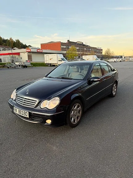 Mercedes-Benz C180