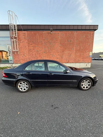 Mercedes-Benz C180 2004 photo 5