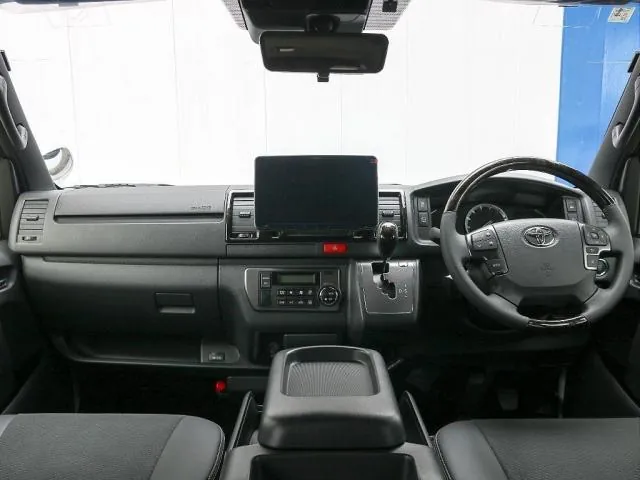 Toyota Hiace 2026 photo 2