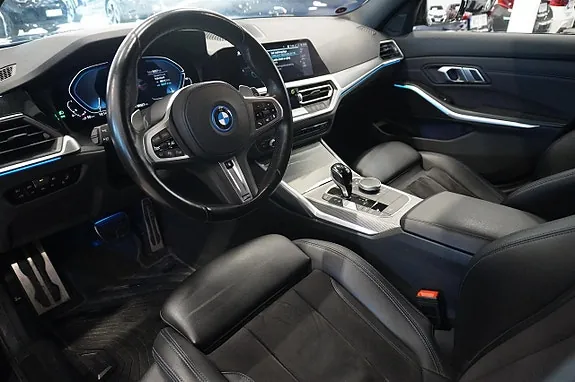 BMW 330E 2022 photo 2