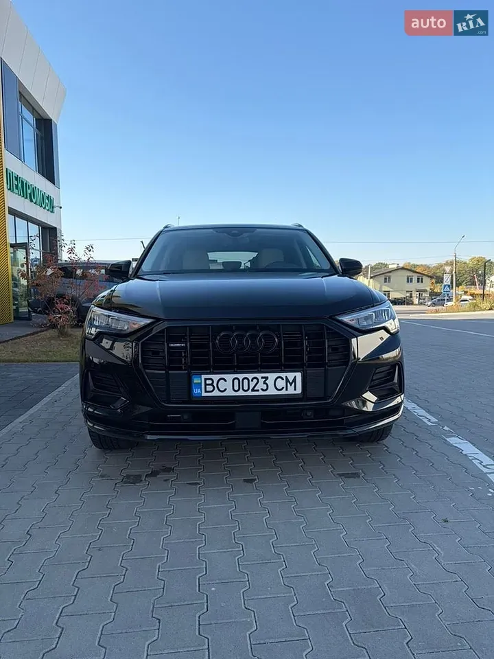 Audi Q3 2021 photo 2