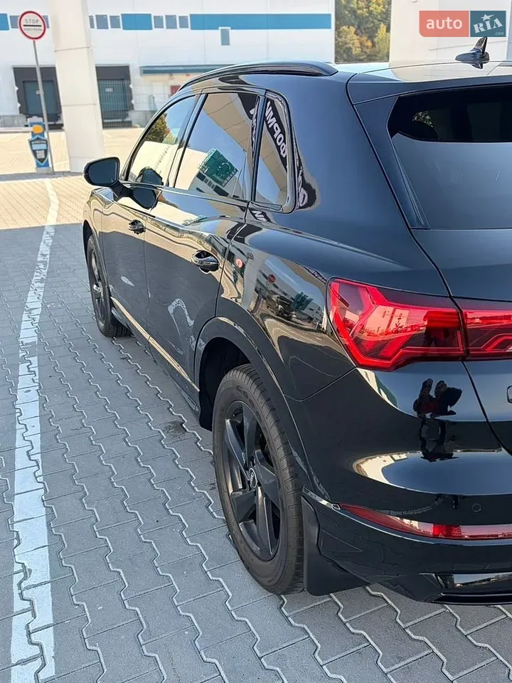 Audi Q3 2021 photo 5