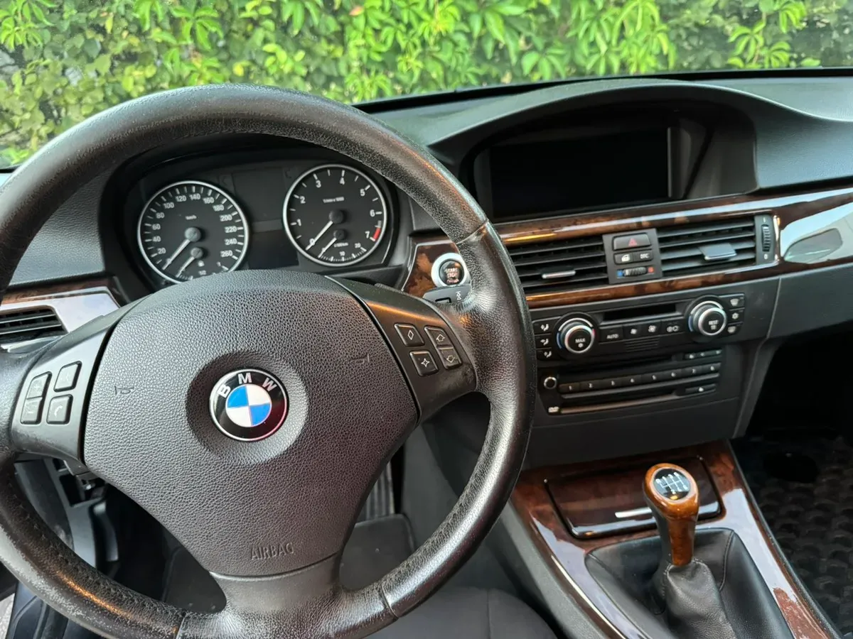 BMW 3 Series 2007 photo 2