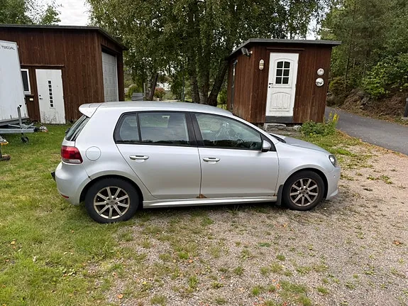 Volkswagen Golf 2011 photo 2