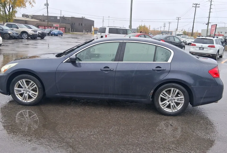 Infiniti G 2010 photo 2