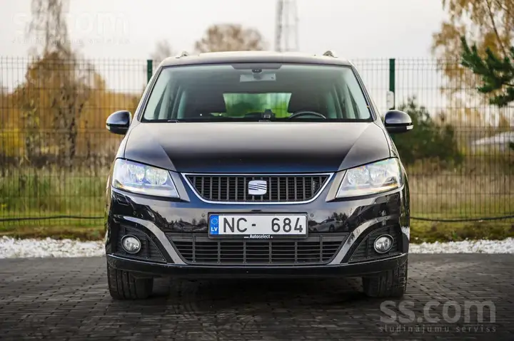 Seat Alhambra 2011 photo 2