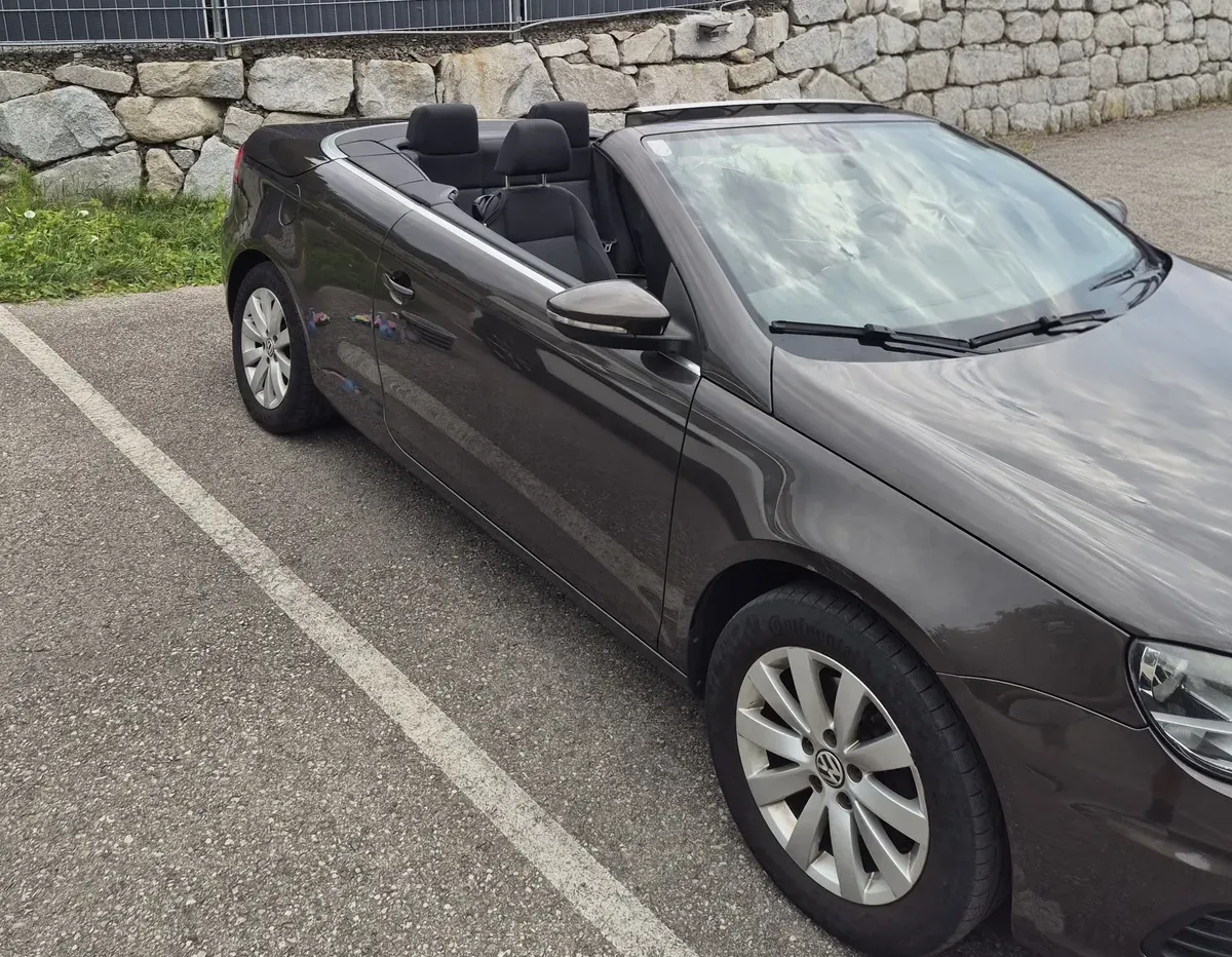 Volkswagen Eos 2011 photo 2