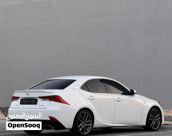 Lexus Is 2019 photo 4