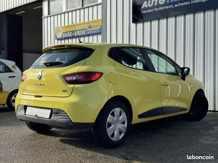 Renault Clio 2013 photo 2