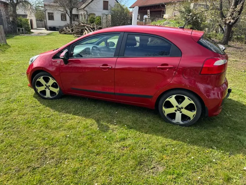 Kia Rio 2015 photo 2