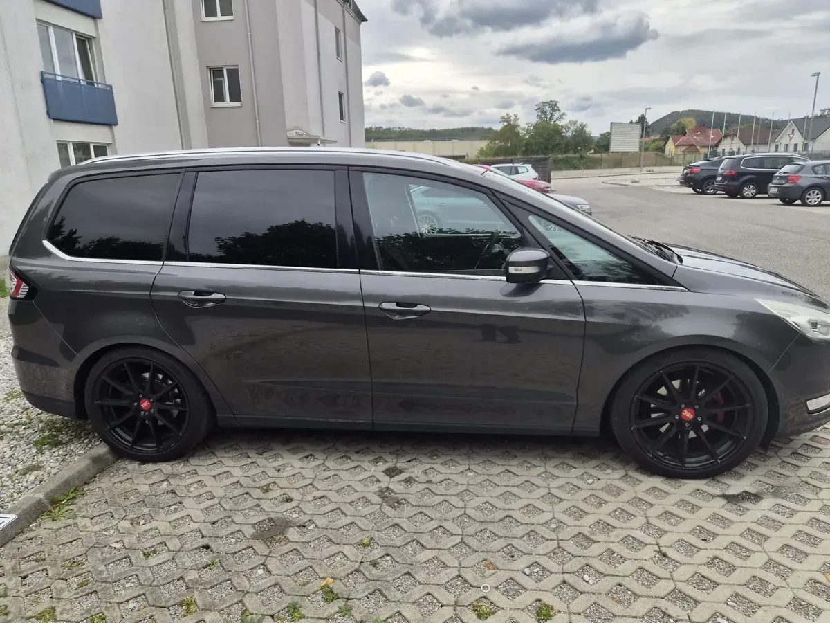 Ford Galaxy 2016 photo 3