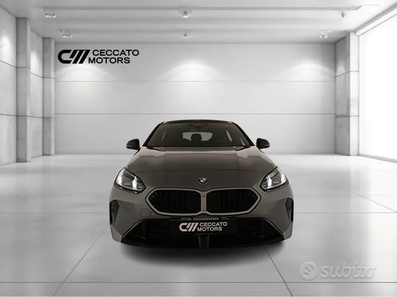 BMW 1 Series 2025 photo 2
