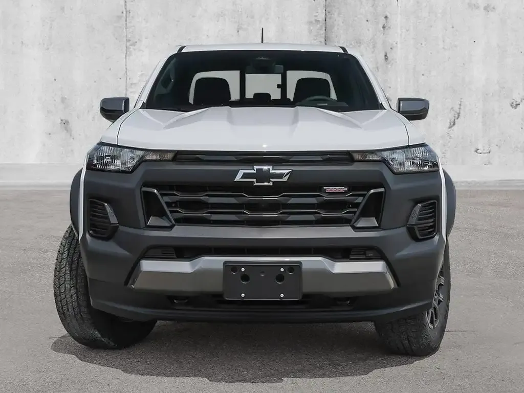Chevrolet Colorado 2026 photo 2