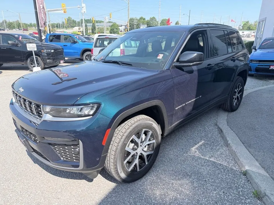 Jeep Grand Cherokee 2026 photo 4