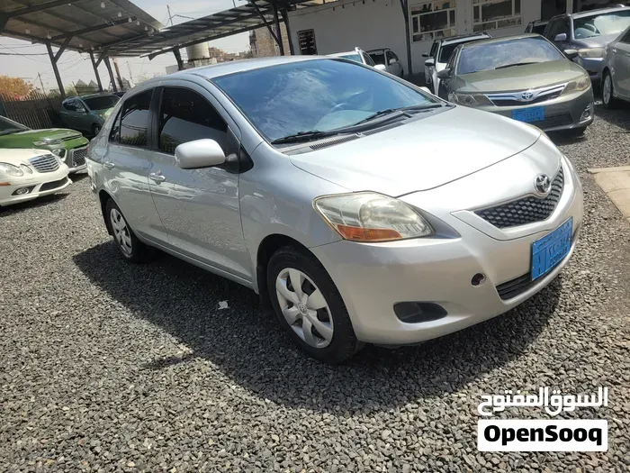 Toyota Yaris 2010 photo 2