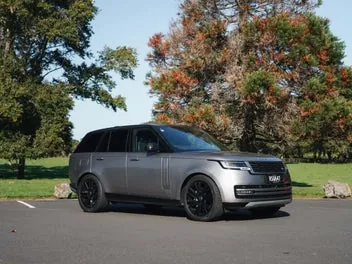 Land Rover Range Rover 2024 photo 2