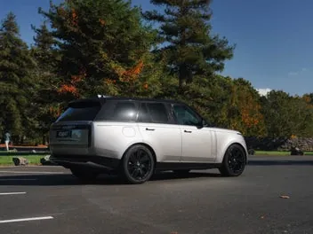 Land Rover Range Rover 2024 photo 3