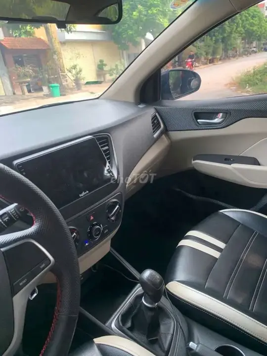 Hyundai Accent 2010 photo 4