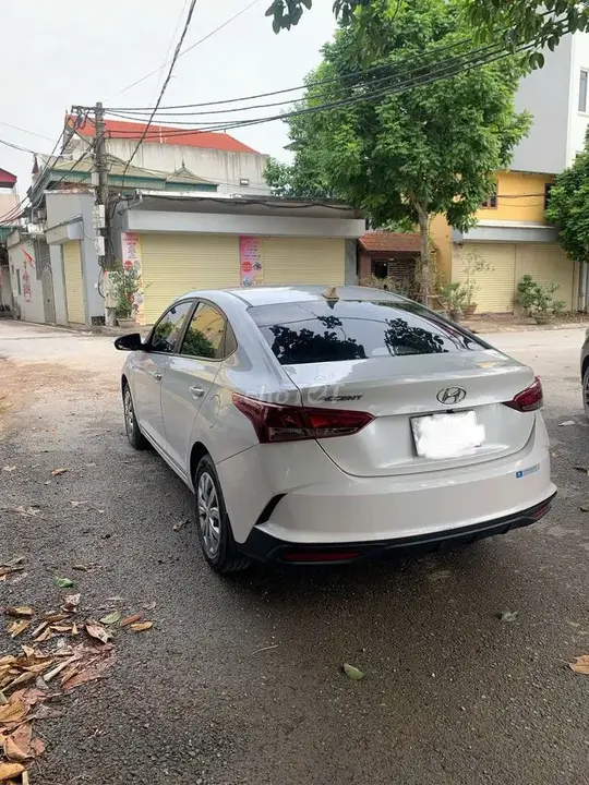 Hyundai Accent 2010 photo 2