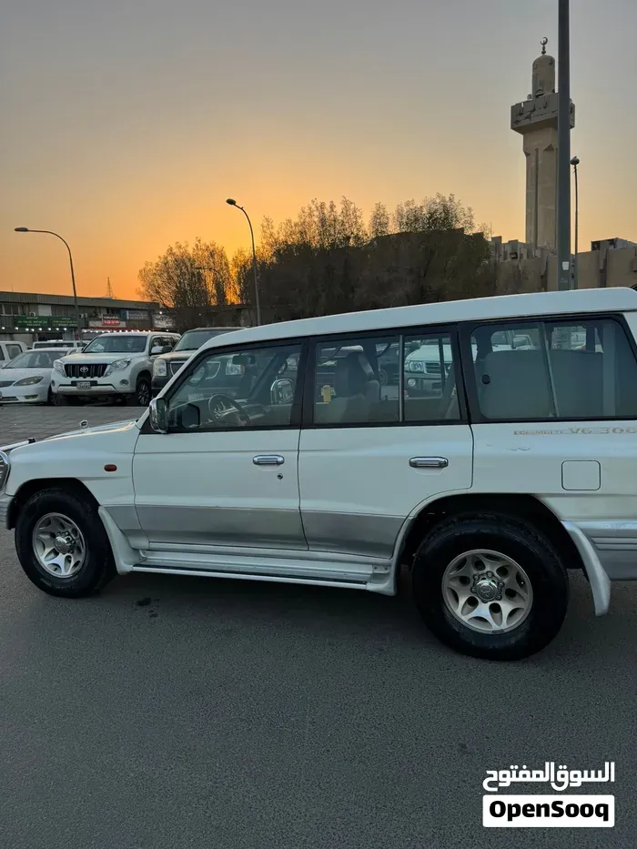Mitsubishi Pajero Gls 2000 photo 3