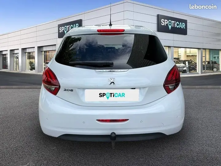 Peugeot 208 2019 photo 5