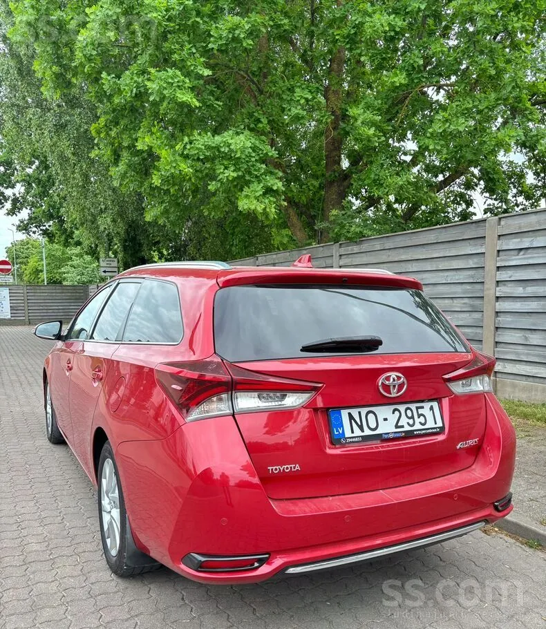 Toyota Auris 2015 photo 4