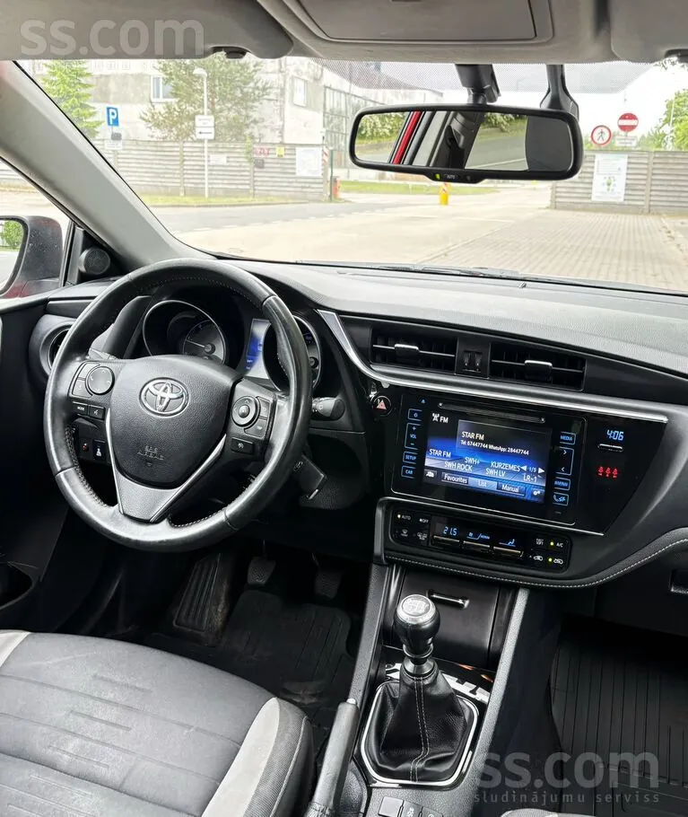 Toyota Auris 2015 photo 5