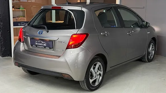 Toyota Yaris 2015 photo 3