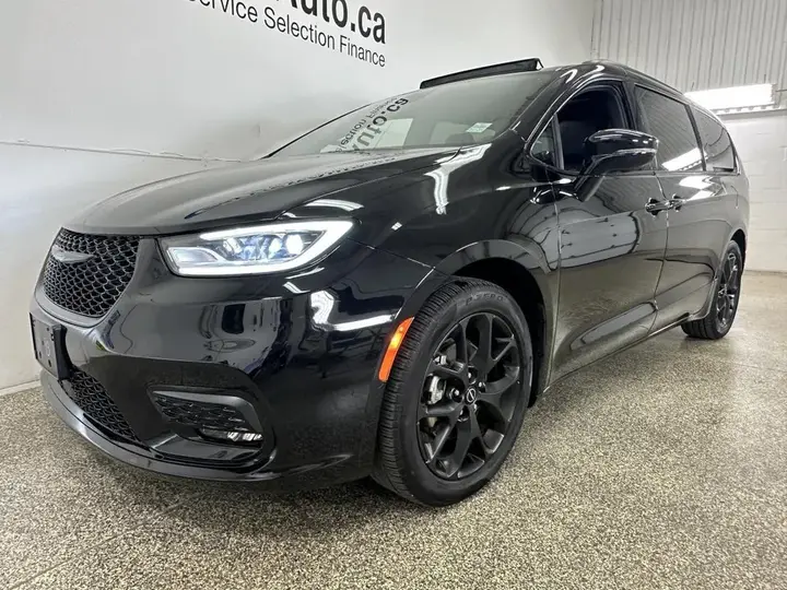 Chrysler Pacifica 2026 photo 3