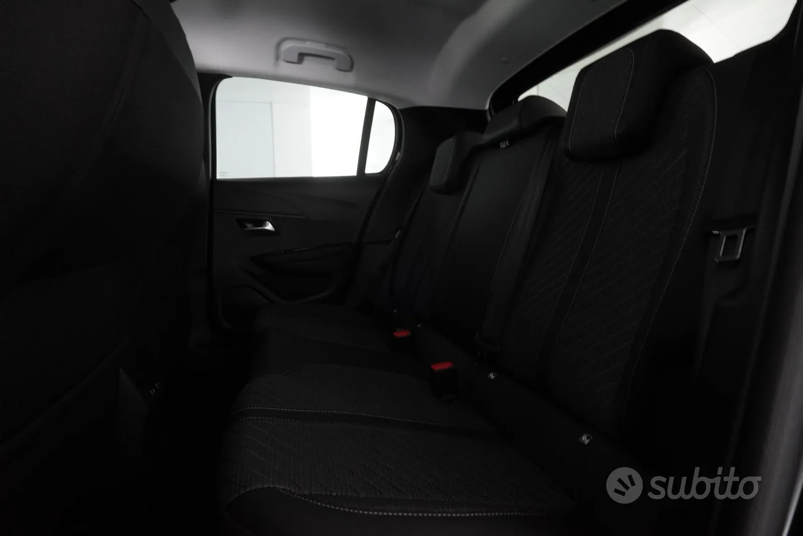 Peugeot 208 2026 photo 3