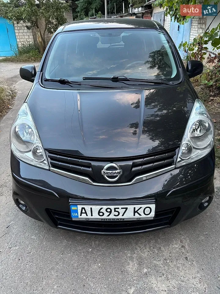 Nissan Note 2013 photo 2